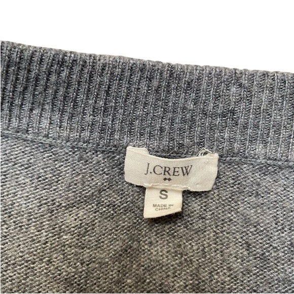 Gray Sweater with Goose Design - Picture 13 of 14